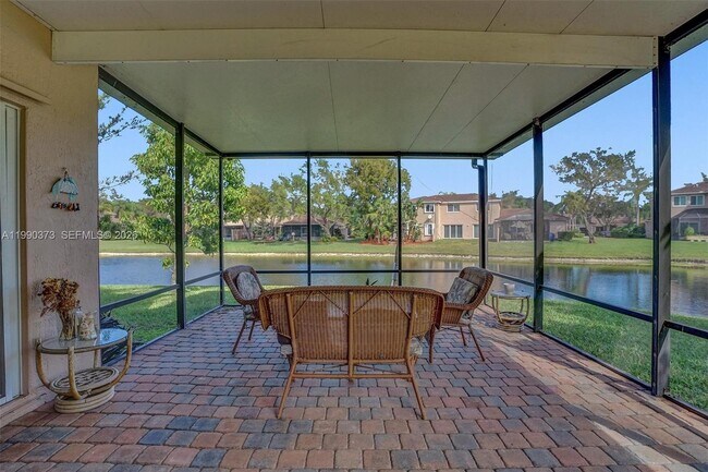 Building Photo - 1726 SW 110th Terrace