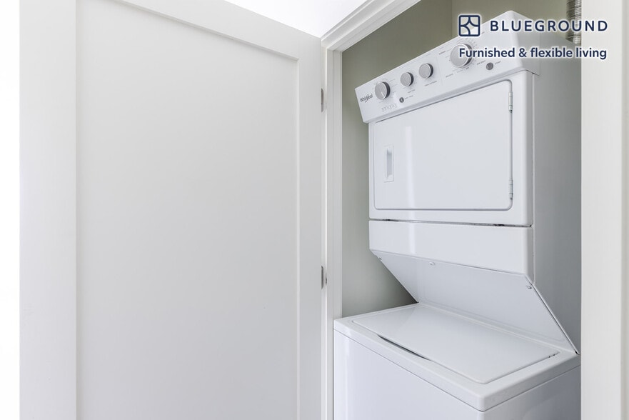 Building Photo - 100 N Addison Ave