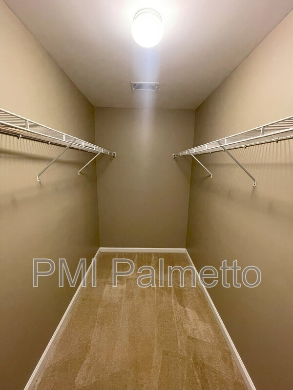 Building Photo - 229 St Andrews Pl Dr
