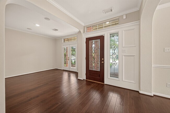 Building Photo - 8110 Clearwater Crossing