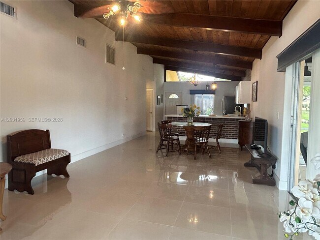 Building Photo - 322 Briarwood Cir