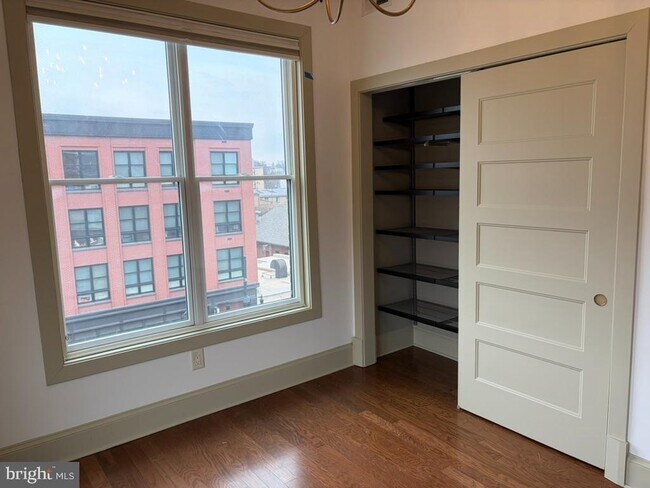 Building Photo - 1301 H St NE