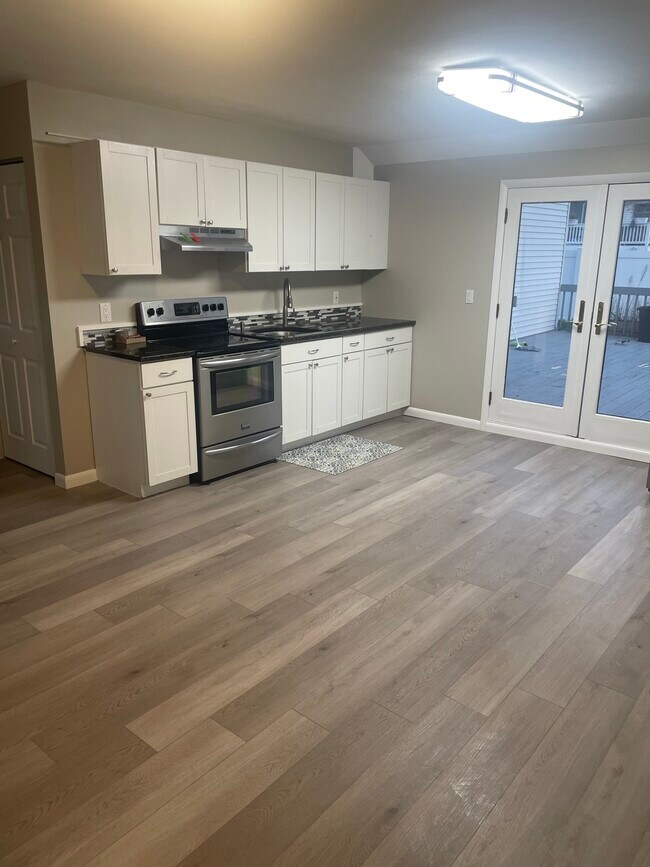 Kitchen - 47 Pearl St