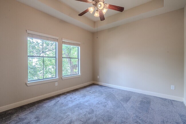 Building Photo - 5213 Eigel St