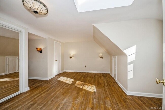 Building Photo - 40 Derby Rd