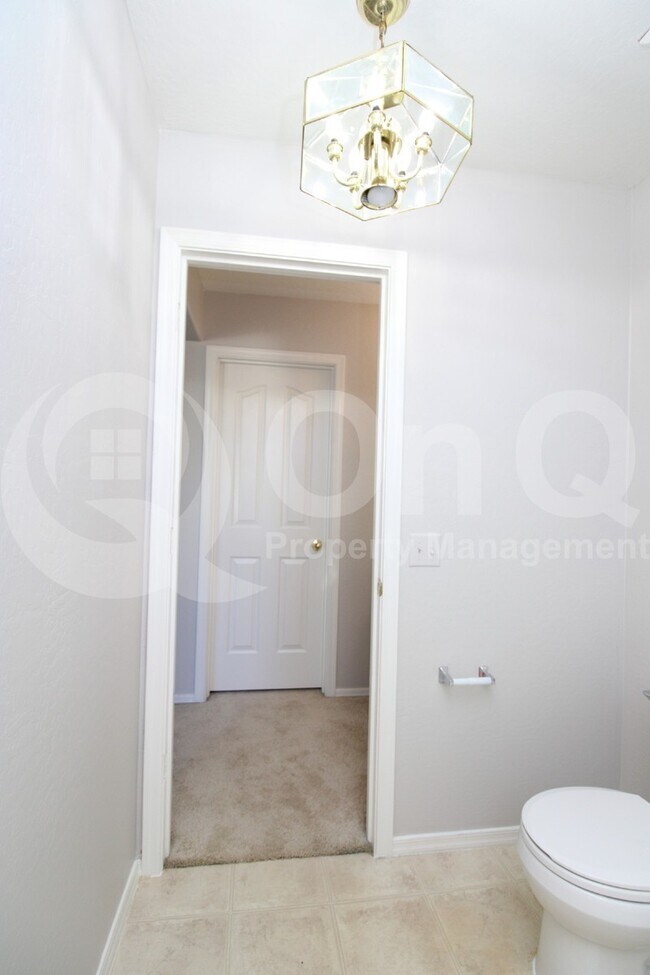 Building Photo - 30731 N Sunray Dr