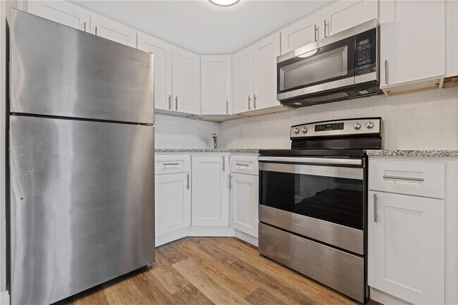 Building Photo - 8602 Huron Ct