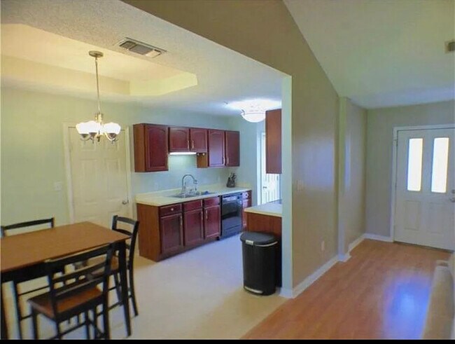 Building Photo - 2765 Rue Pickney