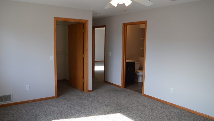 Building Photo - 397 Country Clover Dr