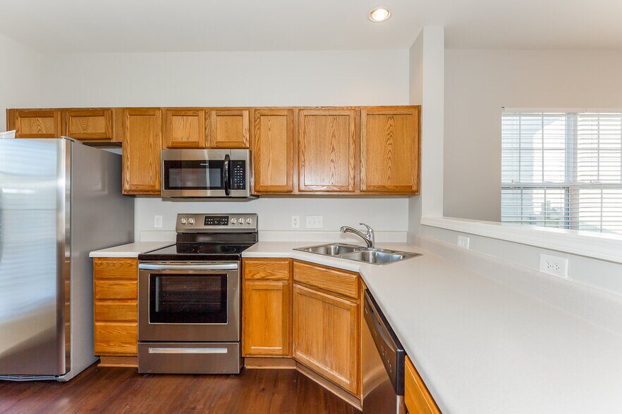 Building Photo - 2619 Rozzelles Landing Dr