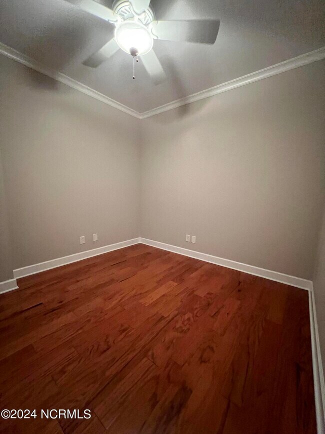 Building Photo - 124 Walnut St