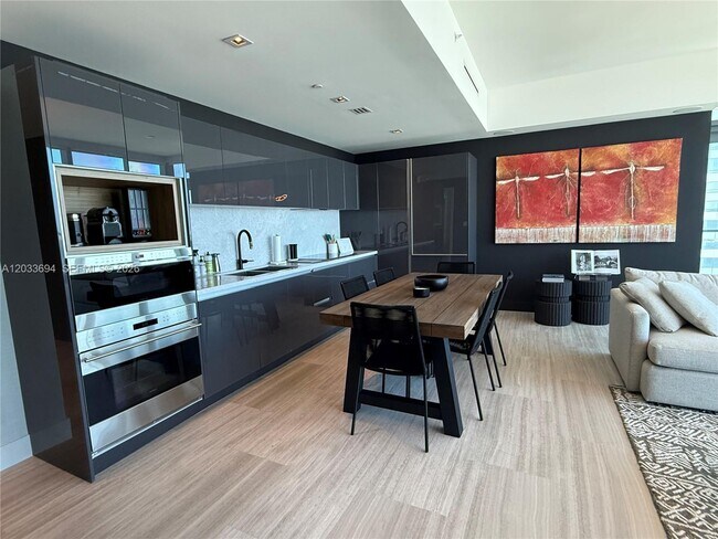 Building Photo - 1451 Brickell Ave