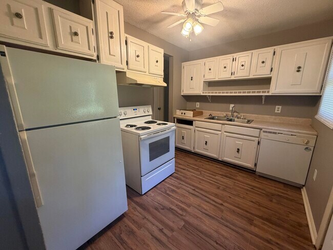 Building Photo - 11 Coulter Dr