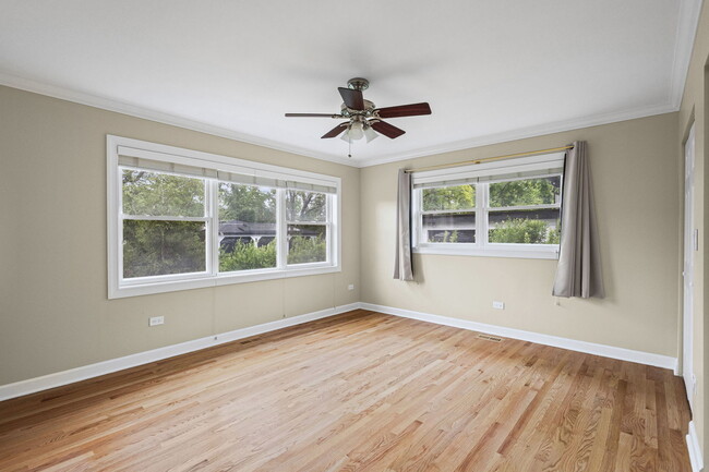 Building Photo - 29 Springlake Ave