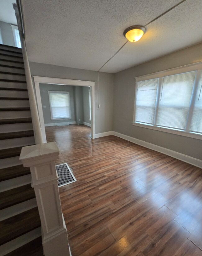 Building Photo - Newly Updated Two Bedroom Near 10th & Sherman