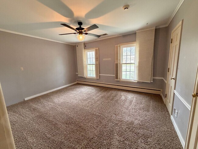 Building Photo - Gorgeous 2+ Bedroom 2 Bathroom Home $1995