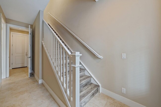 Building Photo - 7112 Edison Pl