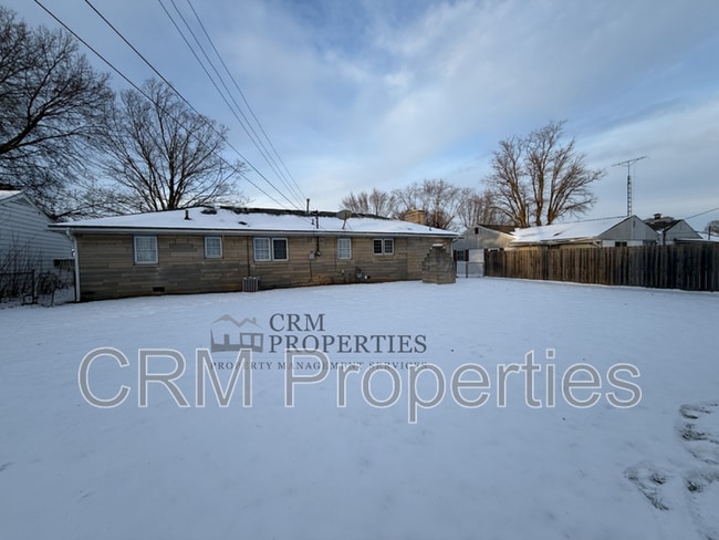 Building Photo - 513 James Dr