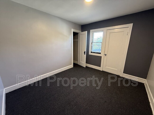 Building Photo - 4043 N 24th Pl