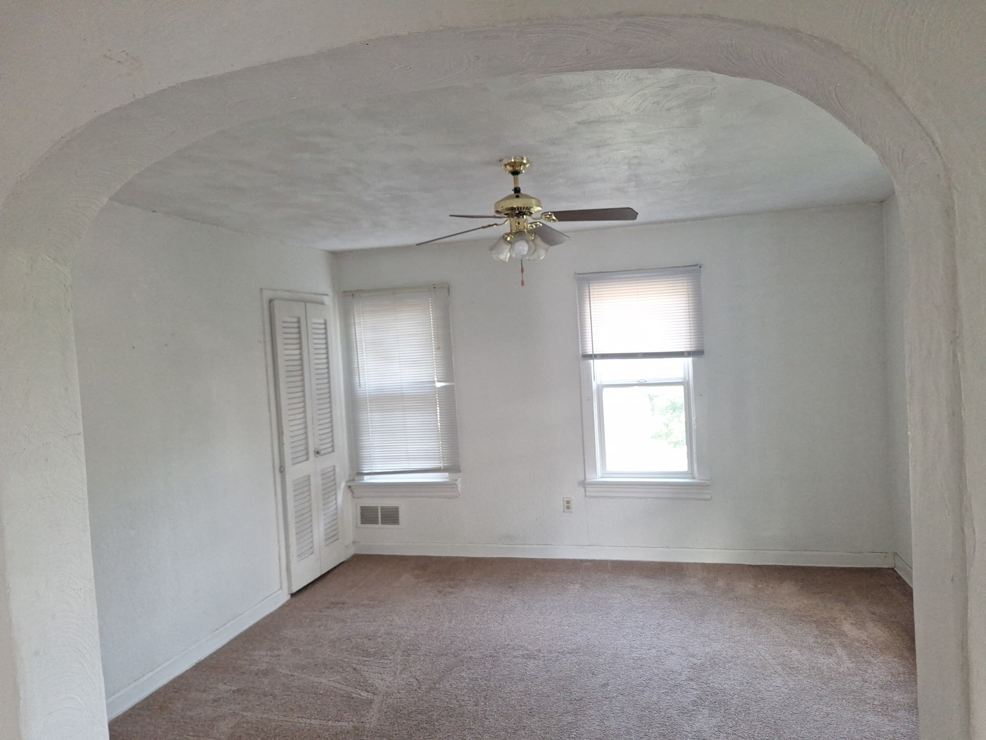 Building Photo - 126 N Maple Ave