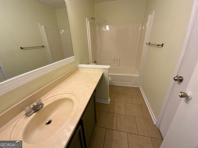 Building Photo - 8 Westridge Cir SW