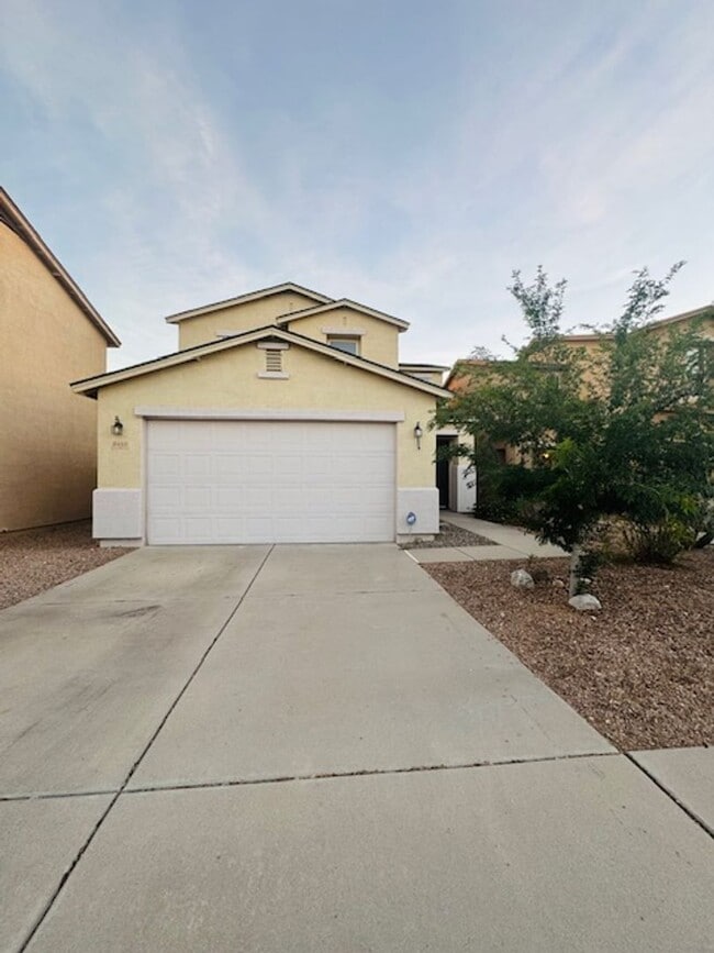 Building Photo - Resort-Style Living in Northwest Tucson- 3 Bedroom/ 3 Bathroom 2-Story House with garage!