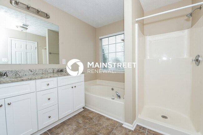 Building Photo - 4 Bedroom Pet-Friendly Home in Rex, GA with Main Street Renewal