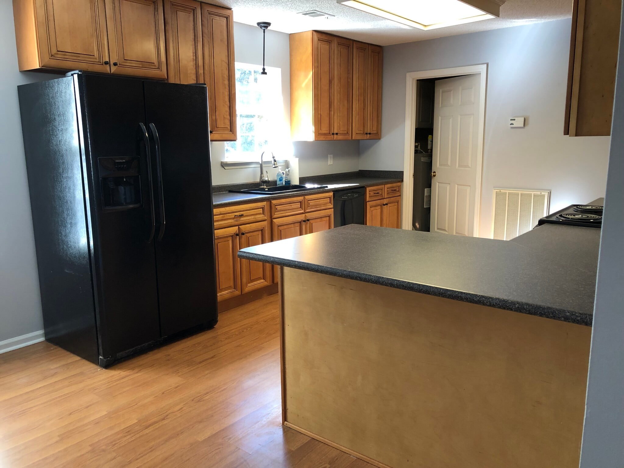 Building Photo - 111 Mockingbird Dr