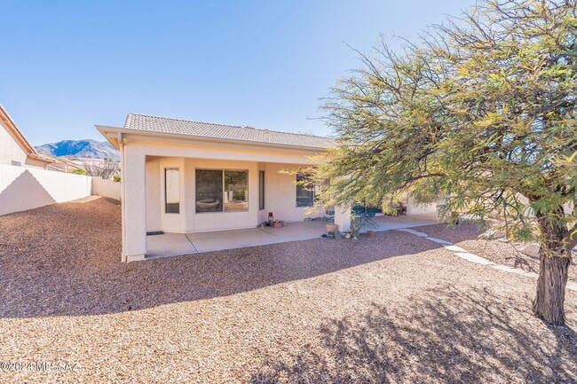 Building Photo - 36500 S Rock Crest Dr