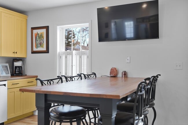 Building Photo - 814 Locust St