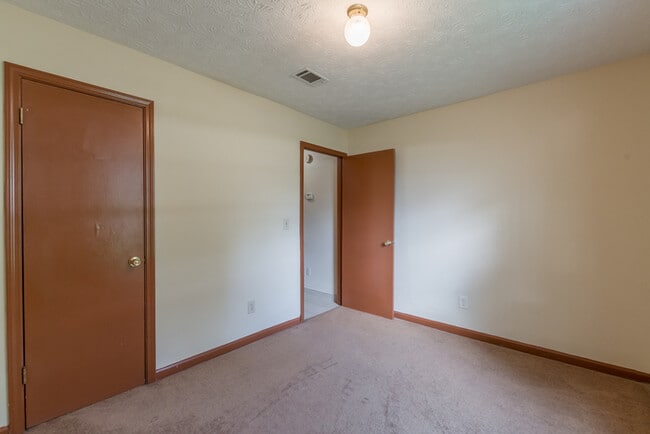 Building Photo - 4174 Warren Rd
