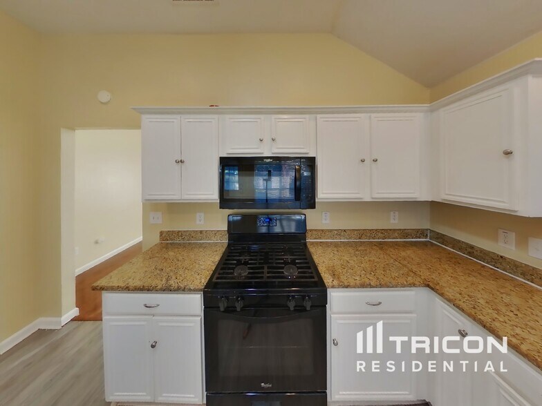 Building Photo - 2616 Spring Rain Dr