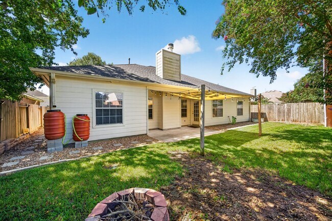 Building Photo - 6118 N Fawnlake Dr