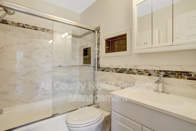 Building Photo - 3353 Ardley Ct