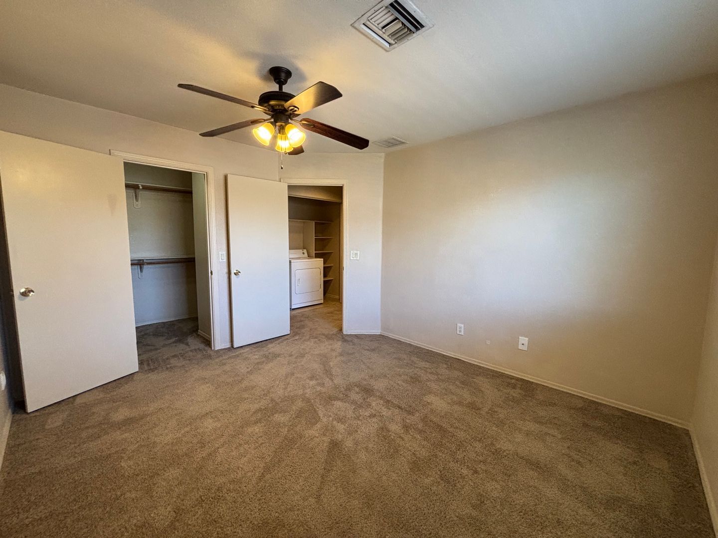 Building Photo - 1257 E Weimer Cir