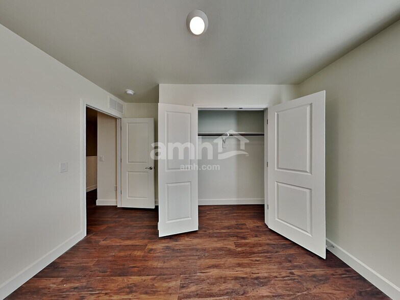 Building Photo - 7496 S Via Bombachas