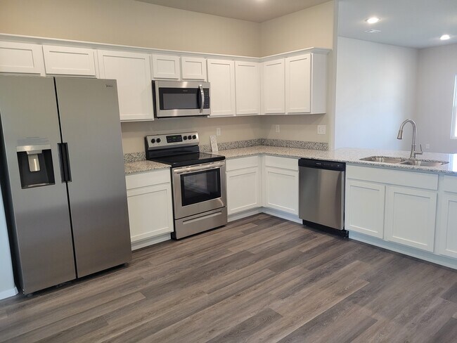 Building Photo - 2449 N Gooseberry Ln