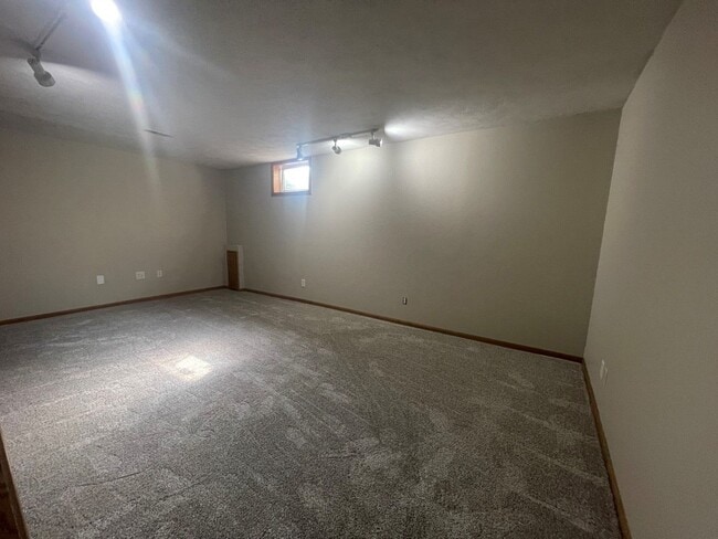 Building Photo - Nice Town Home in Bellevue!