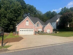Building Photo - Gorgeous Ranch 4 bedroom 2 bath home in Lawrenceville
