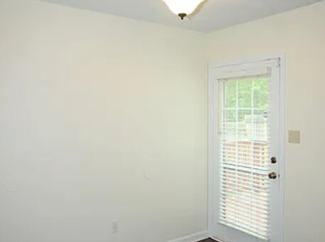 Building Photo - 41 E Castle Dr