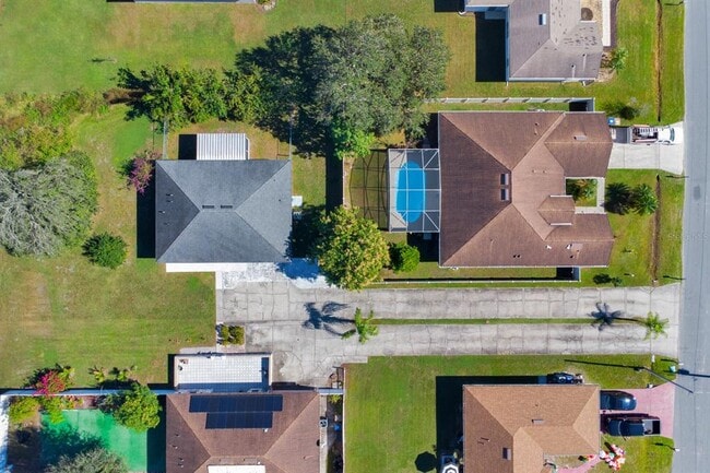 Building Photo - 905 Gascony Ct