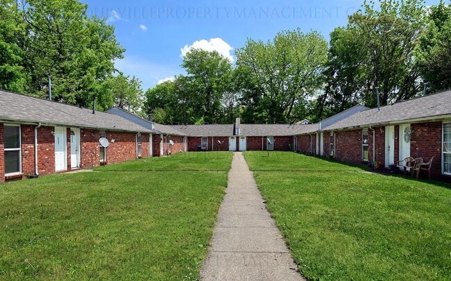 Building Photo - 2 bedroom 1 bath apartment near Church Hill Downs and University of Louisville, all utilities inc...