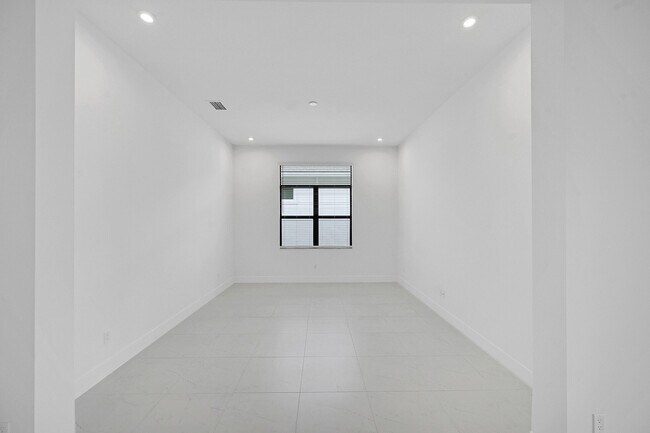 Building Photo - 9520 St Germain Dr