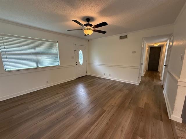 Building Photo - 231 Redbud St