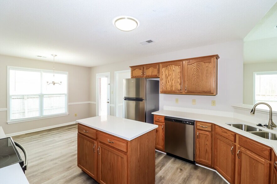 Building Photo - 9355 Helmsley Dr
