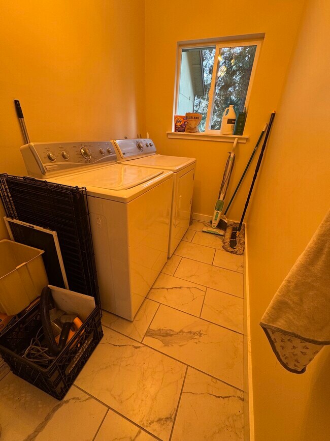 Building Photo - 10215 SW 116th St