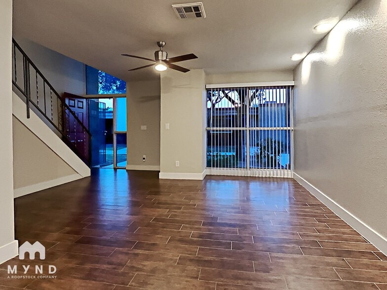 Building Photo - 8243 E Thomas Rd