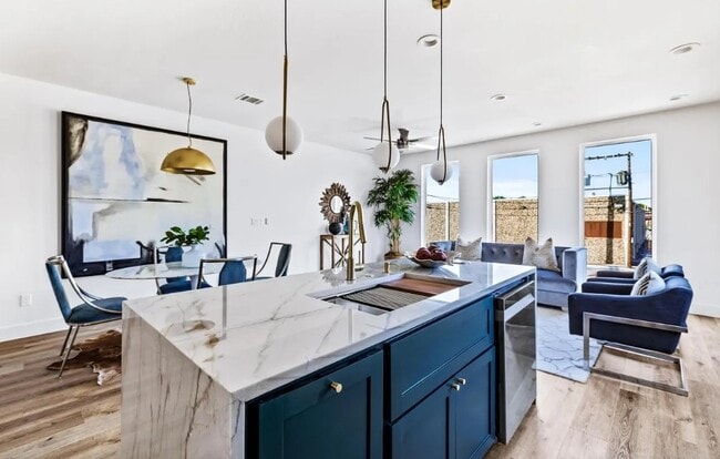 Building Photo - 183 S Prairie Ave