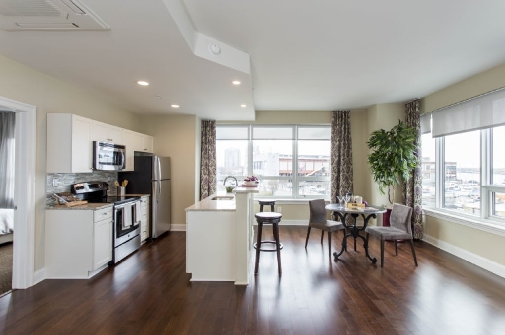 Building Photo - 250 N Christopher Columbus Blvd