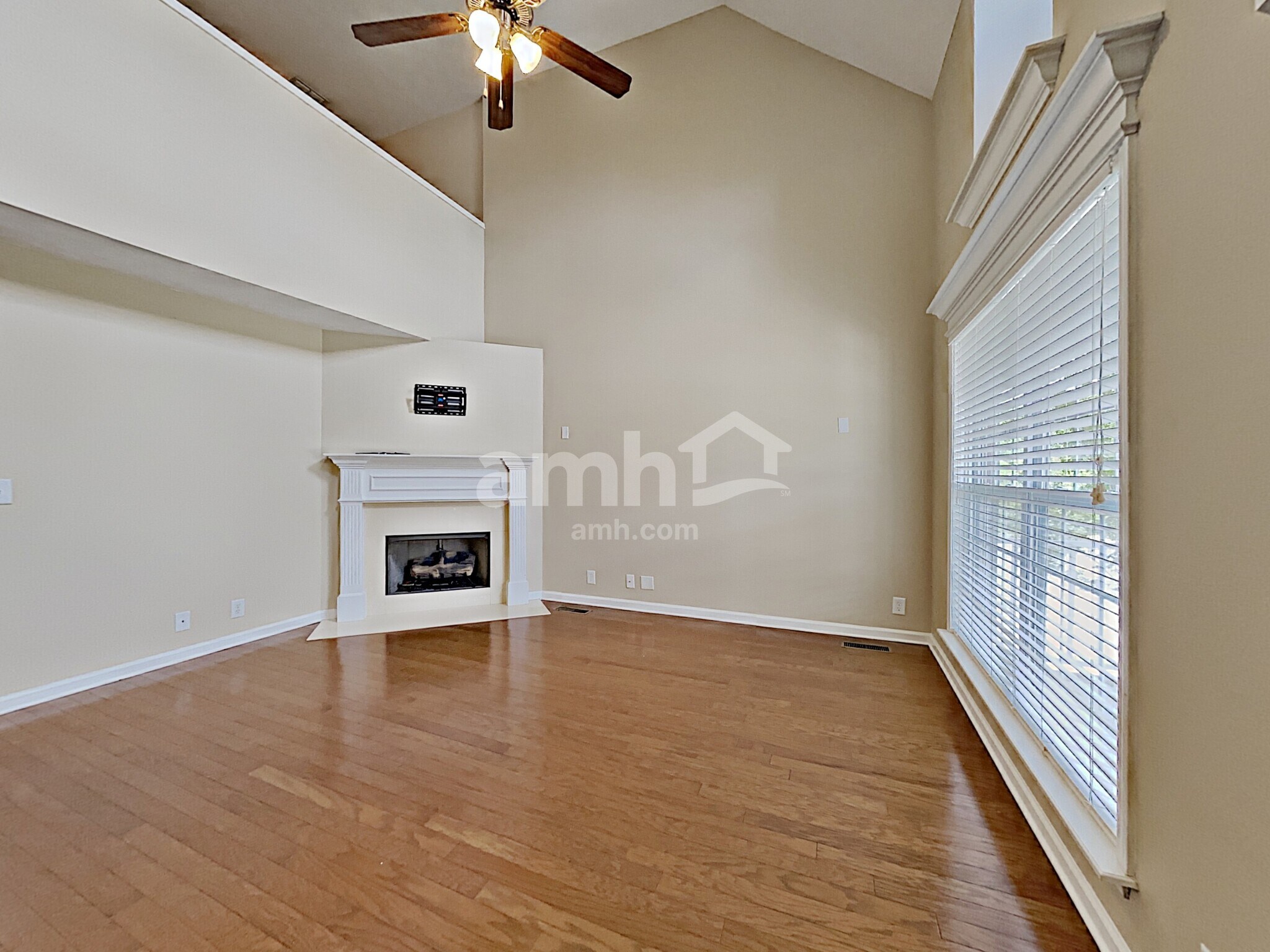 Building Photo - 2053 Leefield Dr